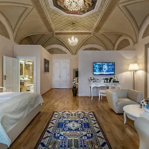 **** Hotel Little King U Malvaze República Checa